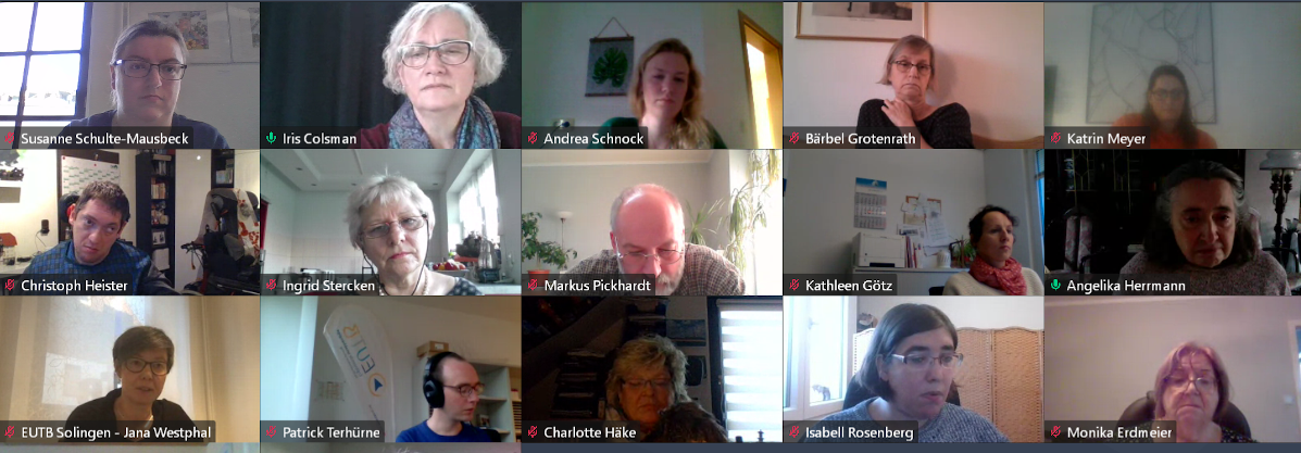 Das Bild zeigt mehrere Teilnehmer*innen des virtuellen Austauschforums.