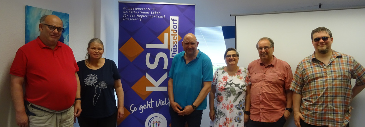 Teilnehmer*innen des Seminars „Der Weg zu einem politischen Mandat“ in der Geschäftsstelle des KSL Düsseldorf
