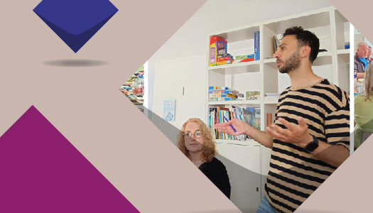 Blick auf einen Vortragenden während der Veranstaltung