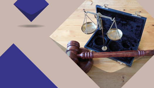 Blaue Kacheln der KSL.NRW und ein Bild von einer Waage und einem Richterhammer