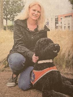 Jessica van Bebber mit Blindenführhund