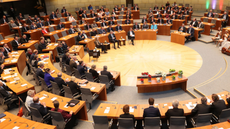 Plenarsaal im Landtag von Nordrhein-Westfalen
