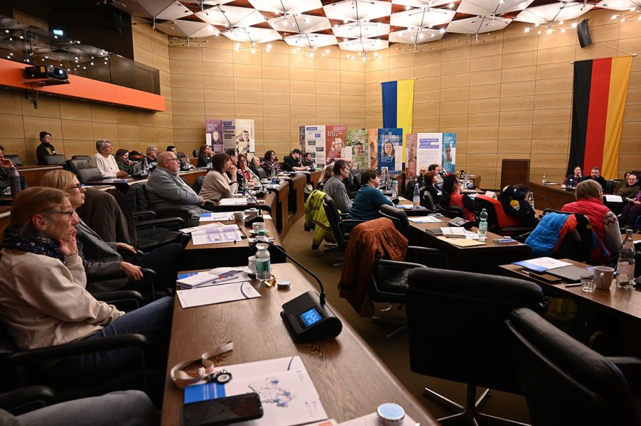 Blick in den Sitzungssaal