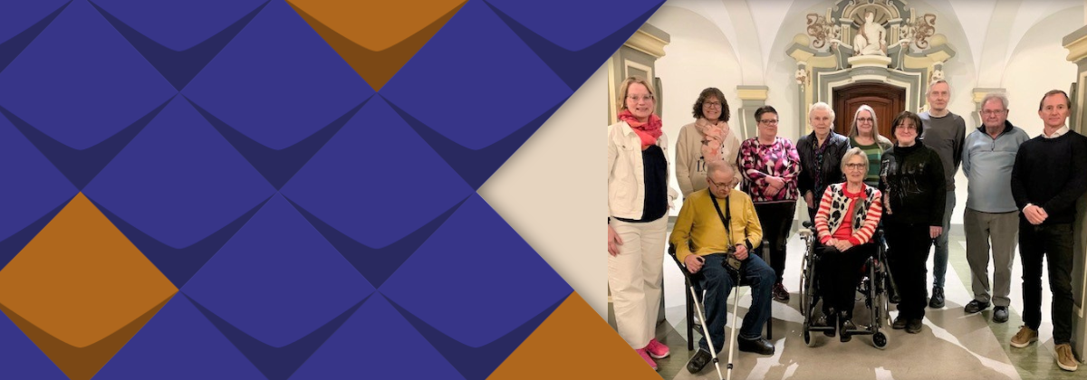 Mitglieder des Beirates für Menschen mit Behinderung der Hansestadt Herford;  rechts: Jörg Rodeike vom KSL.Düsseldorf