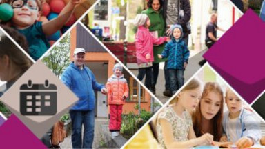 Kalendersymbol auf verschiedenen Fotos von Eltern mit Kindern