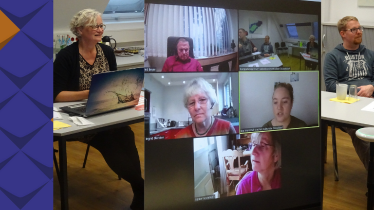 Iris Colsman, Leiterin des KSL Düsseldorf, mit Lot*sinnen des Regierungsbezirkes