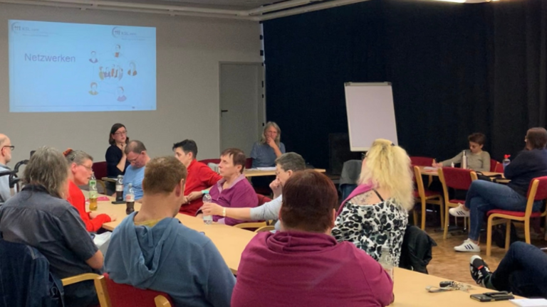 Teilnehmer*innen des Seminars "Mach mit" im Haus der Begegnung in Bochum 