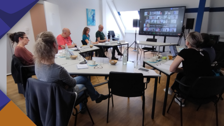 Teilnehmer*innen des Vernetzungstreffen - online und vor Ort im KSL.Düsseldorf