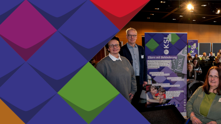 03.12.2024 Fachtag im Gerd-Bucerius-Saal Hamm Kooperation der KSL.NRW mit der Stadt Hamm. vl.: Dr. Britta Obszerninks (Dezernentin: Bildung, Familie, Jugend und Soziales),  Frank Schulte (Amtsleiter: (Amt für Soziales, Wohnen und Pflege), Christiane Rischer (KSL Arnsberg), Sema Olukcu (Inklusionsbeauftragte der Stadt Hamm), Monika Simshäuser (Bürgermeisterin der Stadt Hamm)