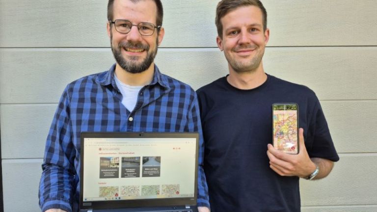 Gero Büskens, Projektmitarbeiter für Digitale Barrierefreiheit und KI beim Kompetenzzentrum Selbstbestimmt Leben (KSL) Düsseldorf (links), und Niklas Büskens, Leiter Geoinformationsdienste der Stadt Ratingen