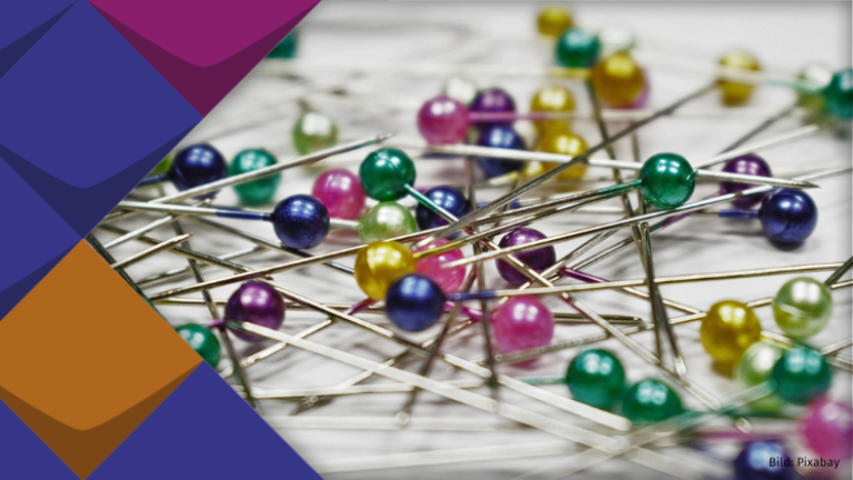 Pins, verschiedenfarbige Kacheln