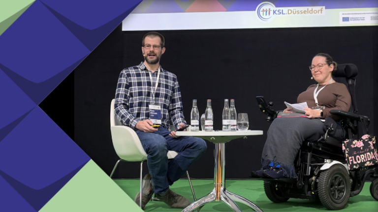 Gero Büskens (links) und Katja Fellenberg (rechts) auf der Bühne des Rehacare-Treffpunktes